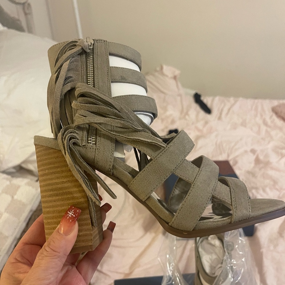Carlos Santana Neveah Sandals